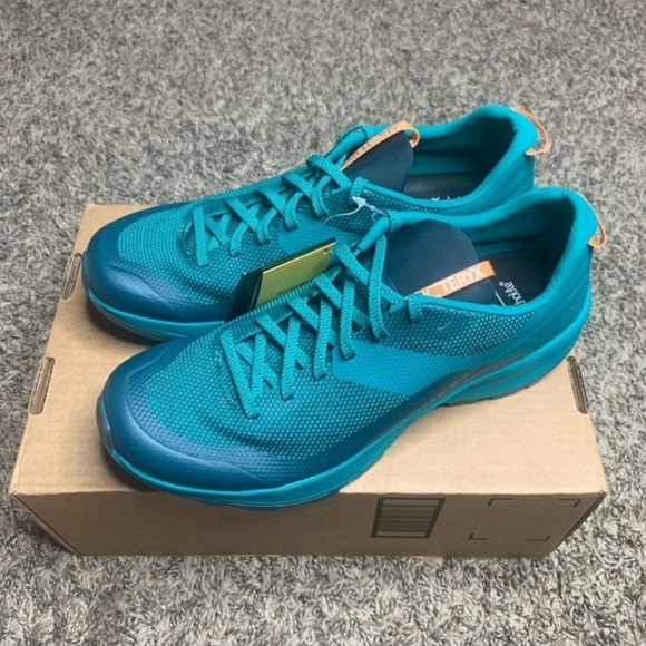 Arcteryx Norvan VT 2 Womens Illusion Auracle Trail Hiking Sneakers Teal SIZE 10 - Picture 2 of 8